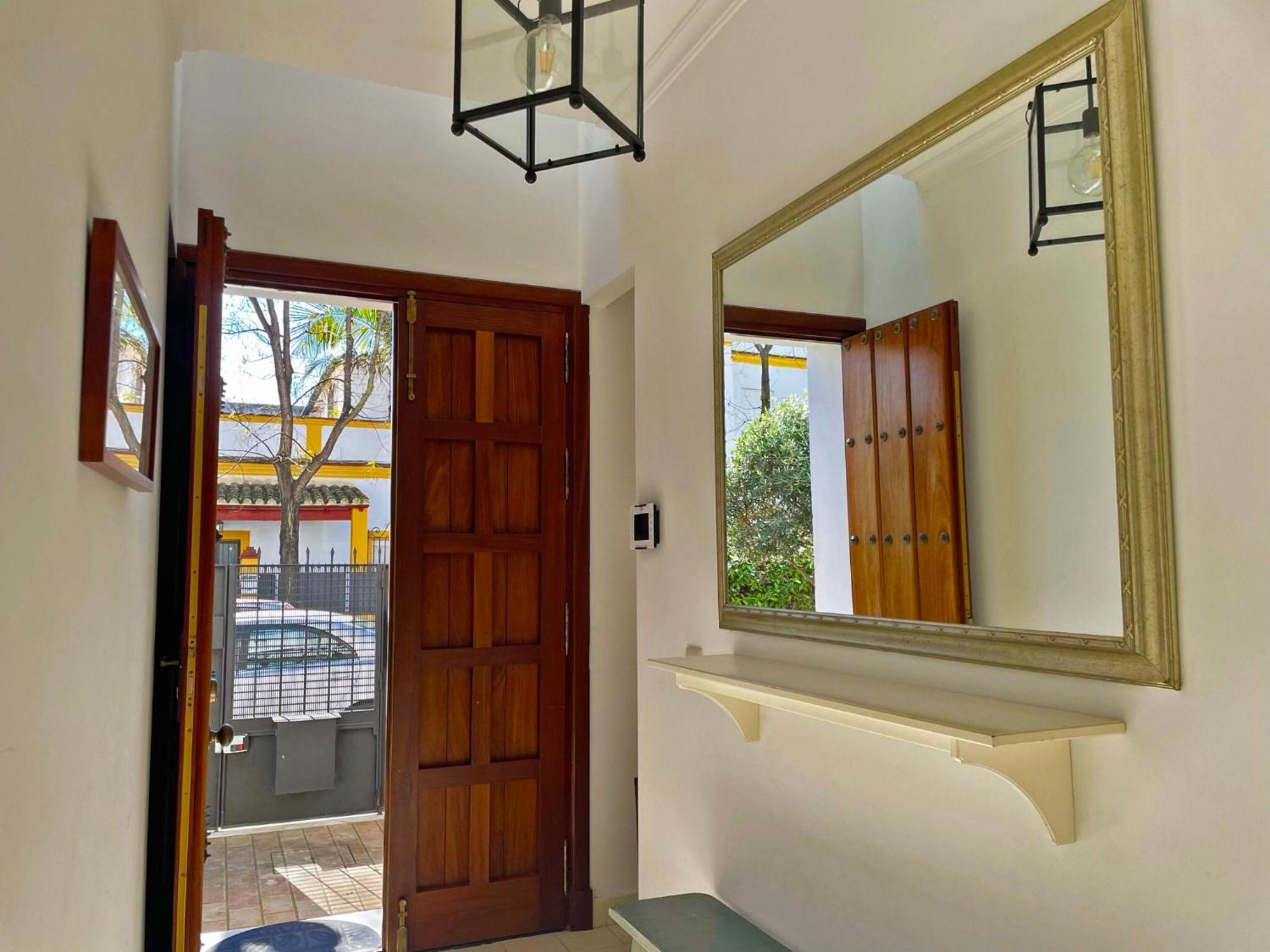 Casa Las Vinas - Ole Solutions เฮเรซ เด ลาฟรอนเตรา ภายนอก รูปภาพ